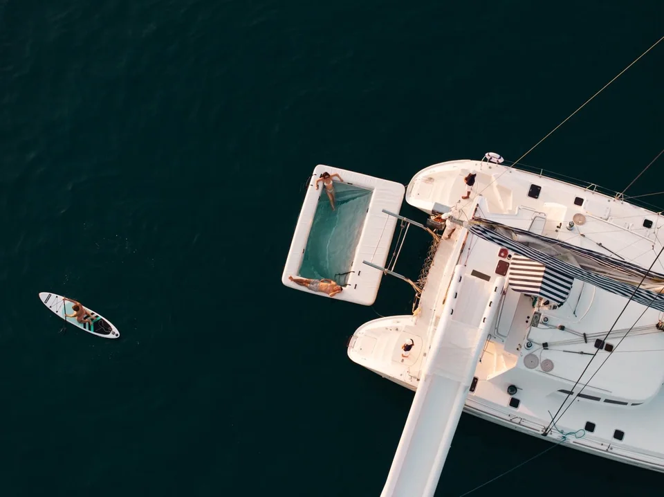Coco Paradise, Overhead view of the yacht