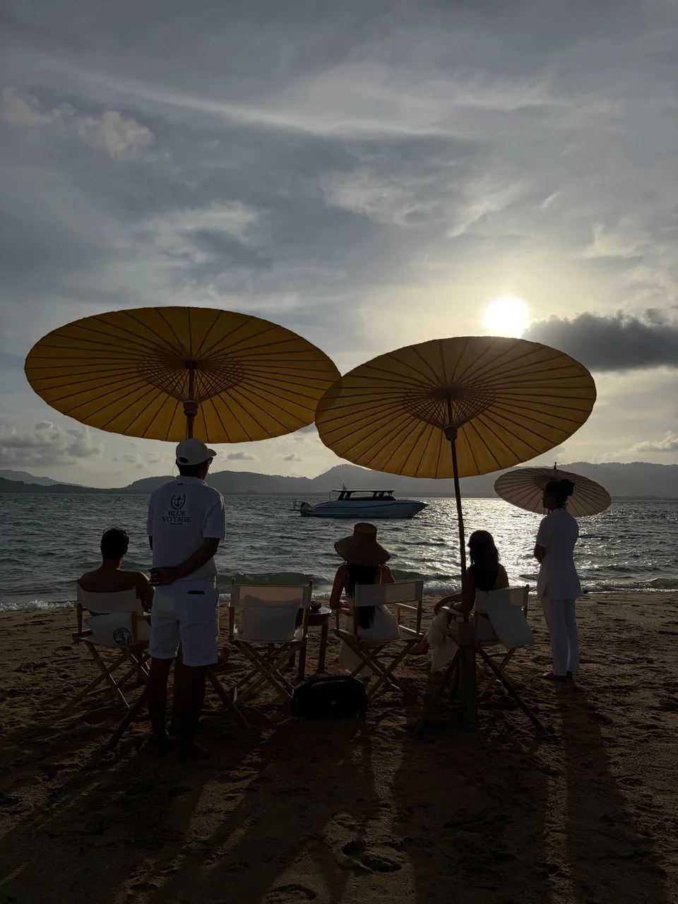 Sir William, Beach picnic at sunset