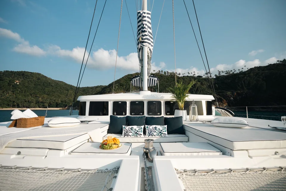 Coco Paradise, Foredeck seating