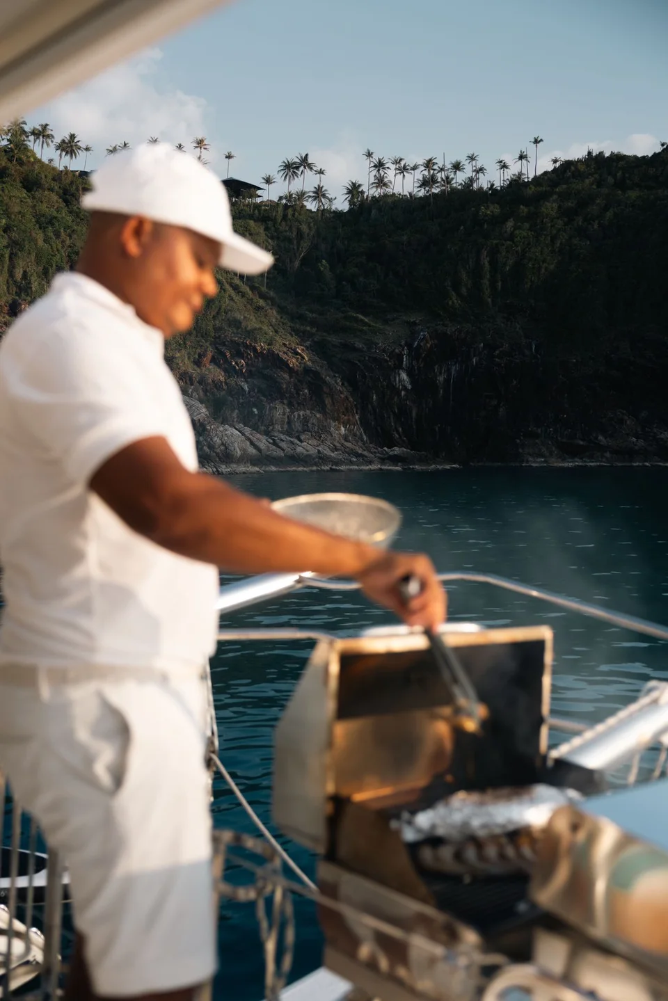 Coco Paradise, Crew preparing food on deck